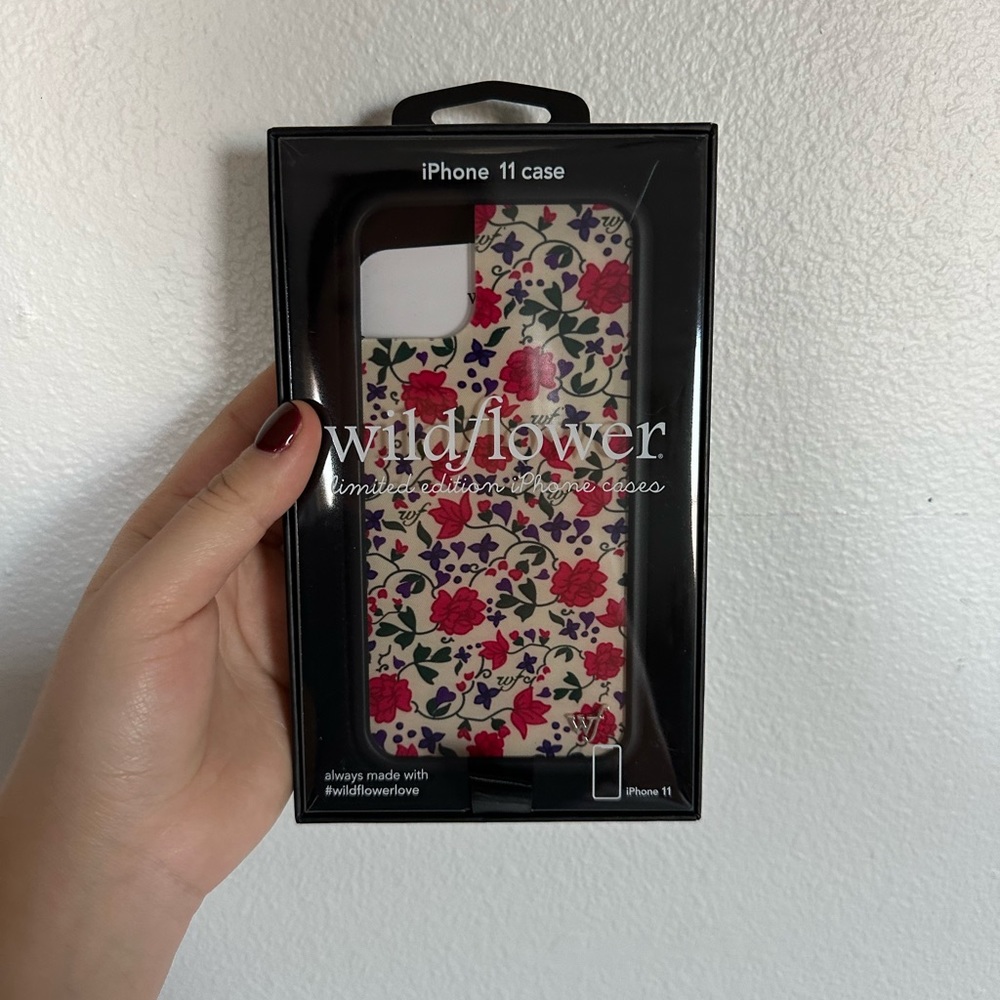 Wildflower Case iPhone 11